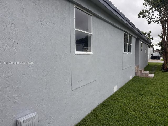 21610 NW 7th Ct, Pembroke Pines, FL 33029