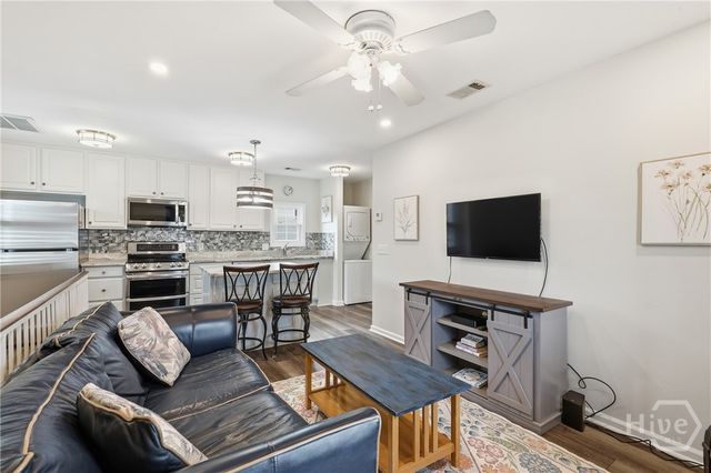 536 E Harris Street, Savannah, GA 31401