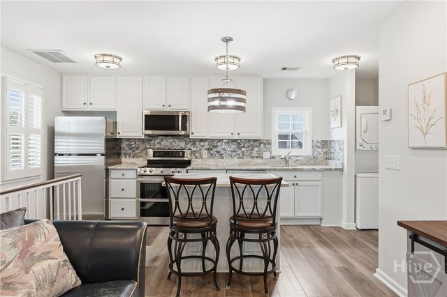 536 E Harris Street, Savannah, GA 31401