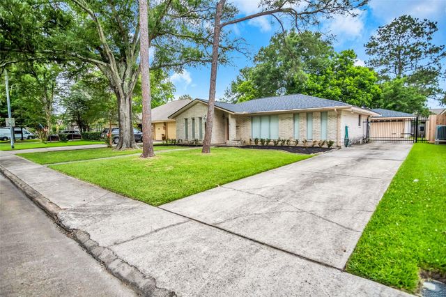 1715 Capstan Road, Houston, TX 77062
