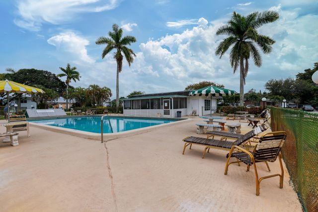 6211 SW 37th Street, Davie, FL 33314