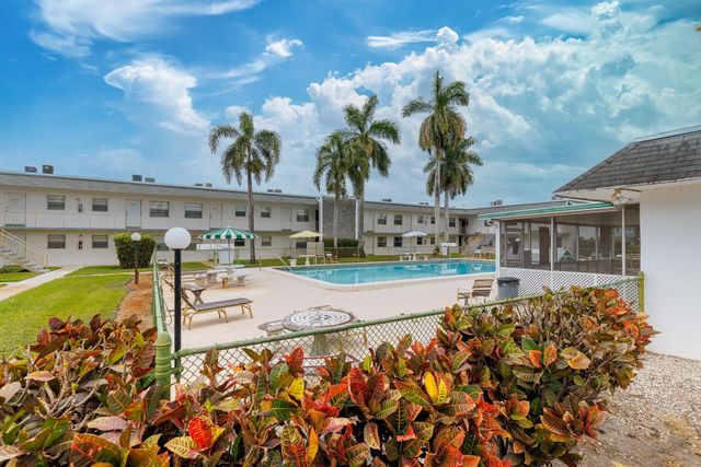 6211 SW 37th Street, Davie, FL 33314