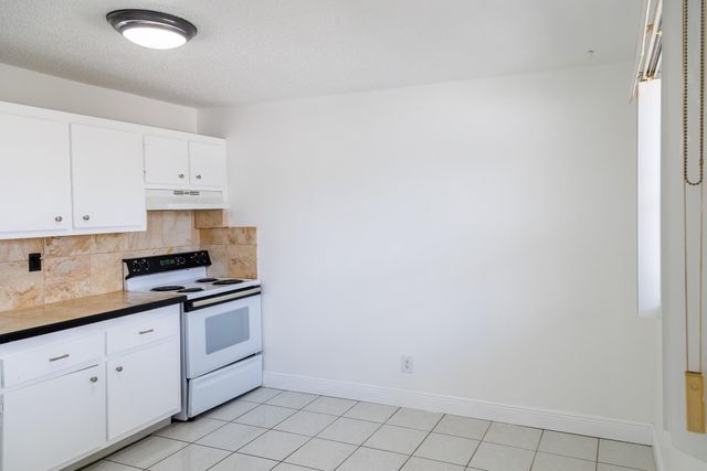 6211 SW 37th Street, Davie, FL 33314