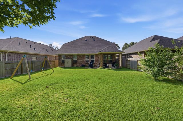 127 Buttonwood Court, Willis, TX 77318