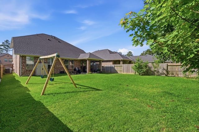 127 Buttonwood Court, Willis, TX 77318