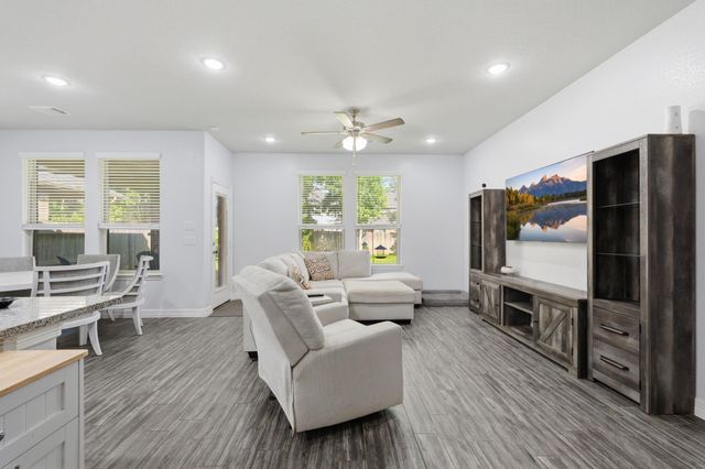 127 Buttonwood Court, Willis, TX 77318