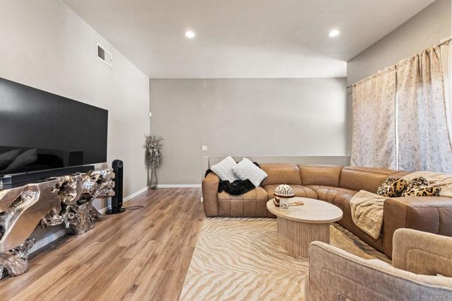 1510 Granite Hills Dr. A, El Cajon, CA 92019