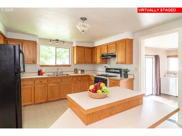 66 Nw CARY St, Winston, OR 97496