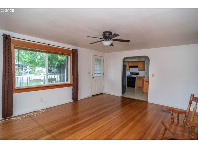 66 Nw CARY St, Winston, OR 97496