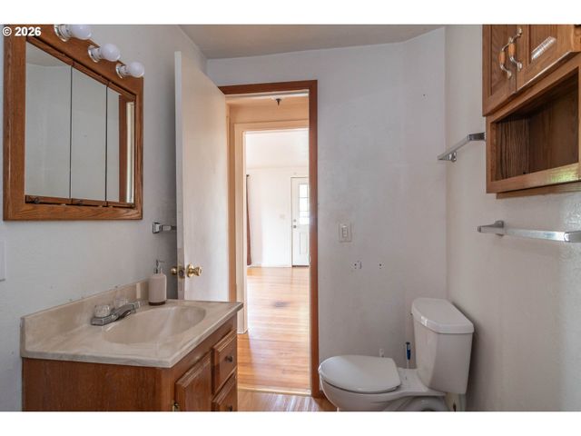 66 Nw CARY St, Winston, OR 97496