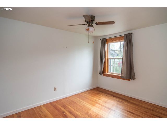 66 Nw CARY St, Winston, OR 97496