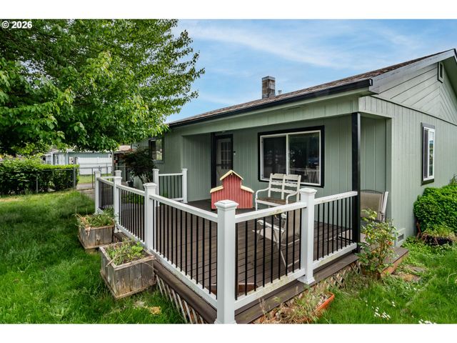 66 Nw CARY St, Winston, OR 97496