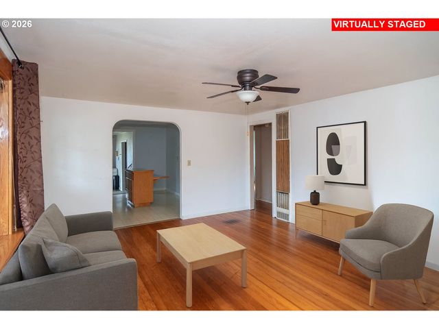 66 Nw CARY St, Winston, OR 97496