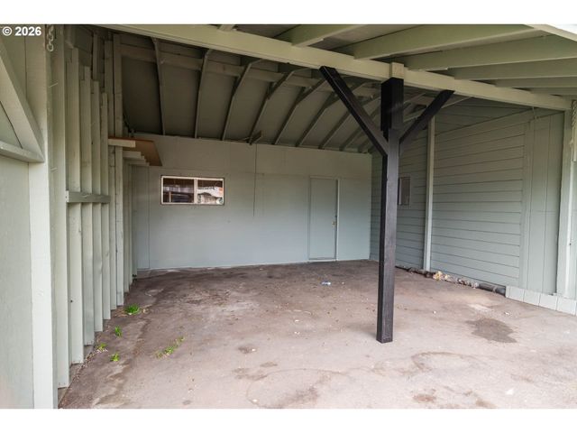 66 Nw CARY St, Winston, OR 97496