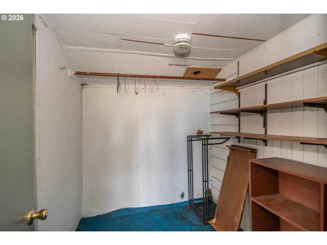 66 Nw CARY St, Winston, OR 97496