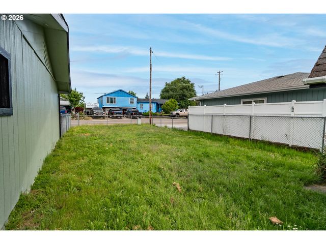 66 Nw CARY St, Winston, OR 97496