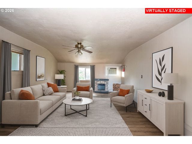 66 Nw CARY St, Winston, OR 97496