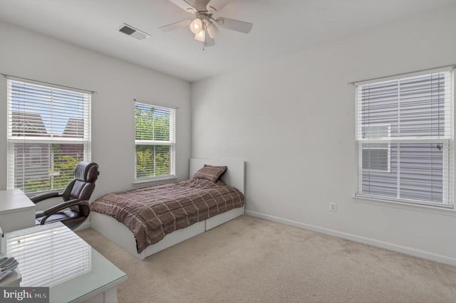 1423 VILLAGE GREEN WAY, Brunswick, MD 21716