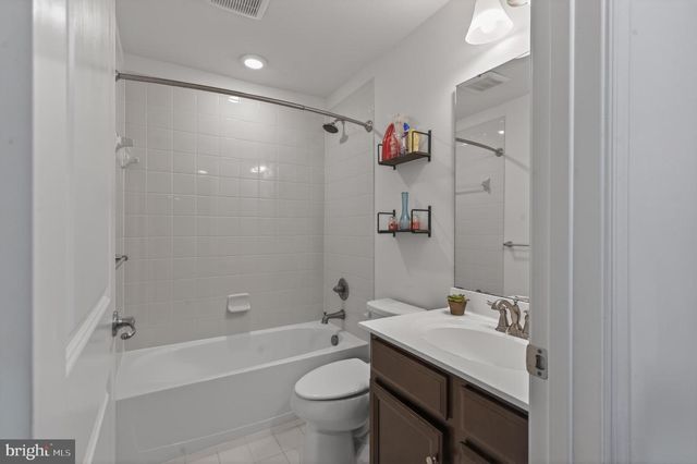 1423 VILLAGE GREEN WAY, Brunswick, MD 21716