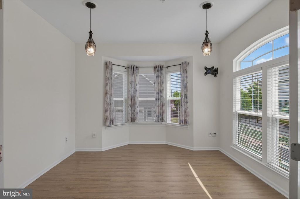 Image 10 of property listing at 1423 VILLAGE GREEN WAY, Brunswick, MD 21716