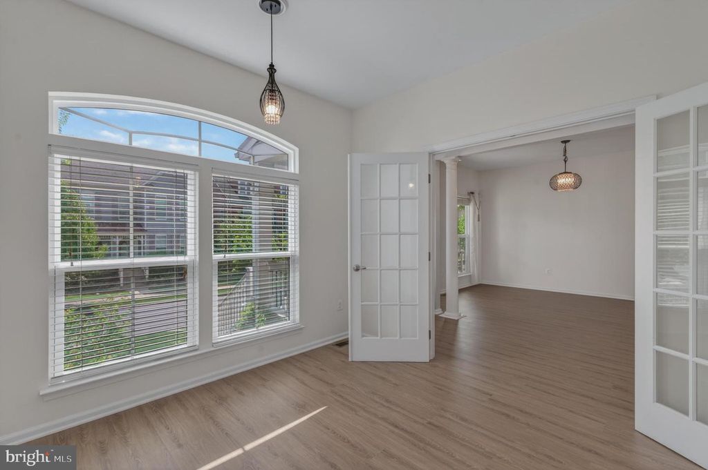 Image 13 of property listing at 1423 VILLAGE GREEN WAY, Brunswick, MD 21716
