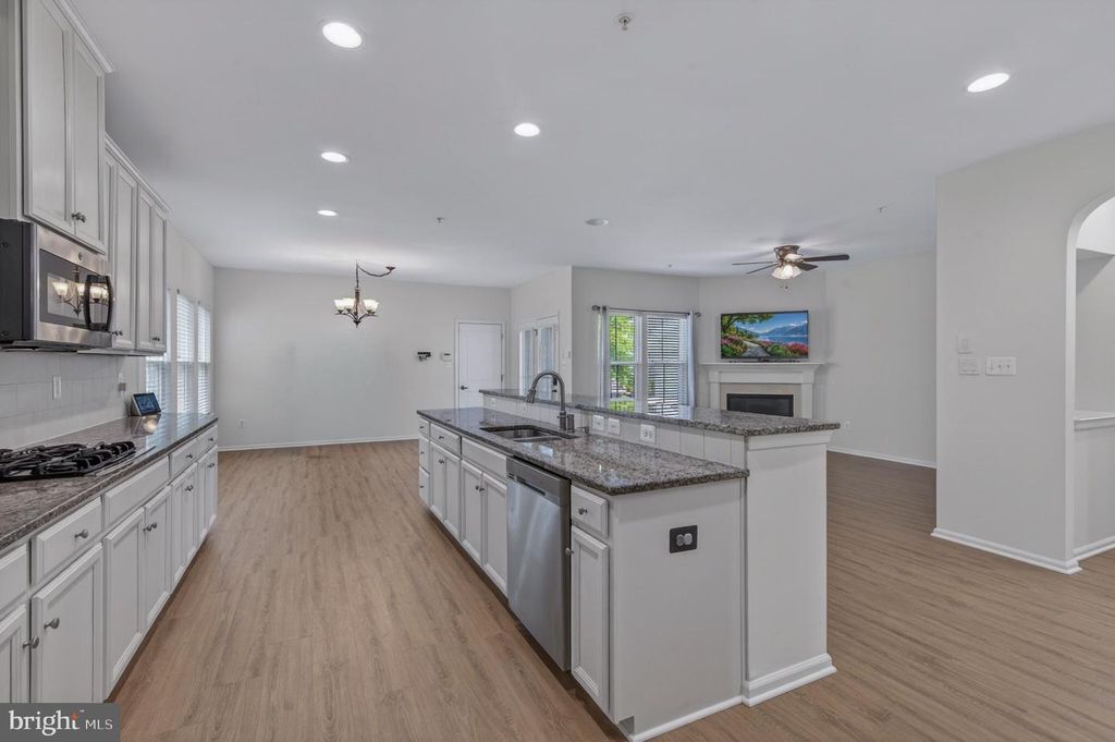 Image 22 of property listing at 1423 VILLAGE GREEN WAY, Brunswick, MD 21716