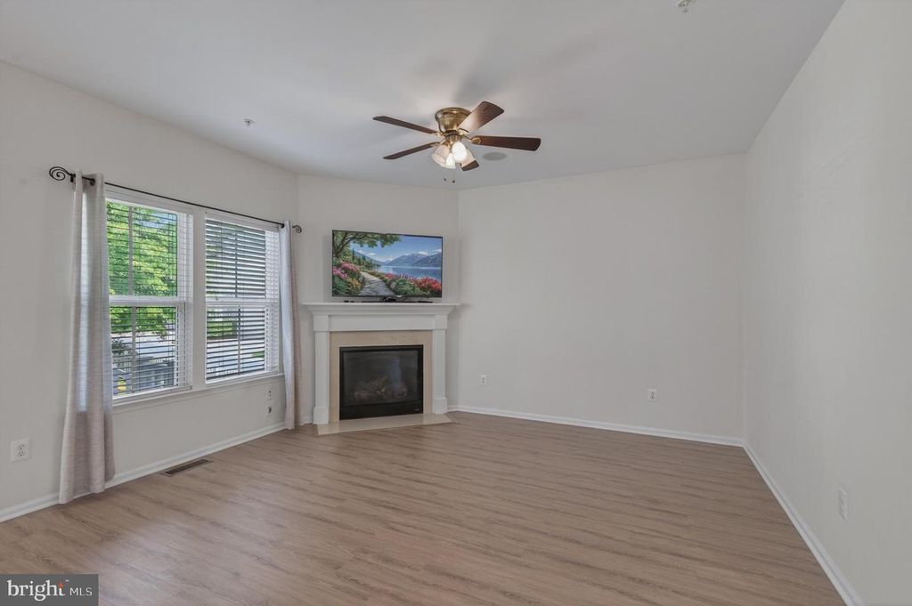 Image 23 of property listing at 1423 VILLAGE GREEN WAY, Brunswick, MD 21716