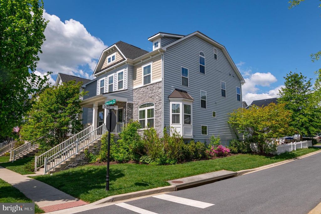 Image 3 of property listing at 1423 VILLAGE GREEN WAY, Brunswick, MD 21716