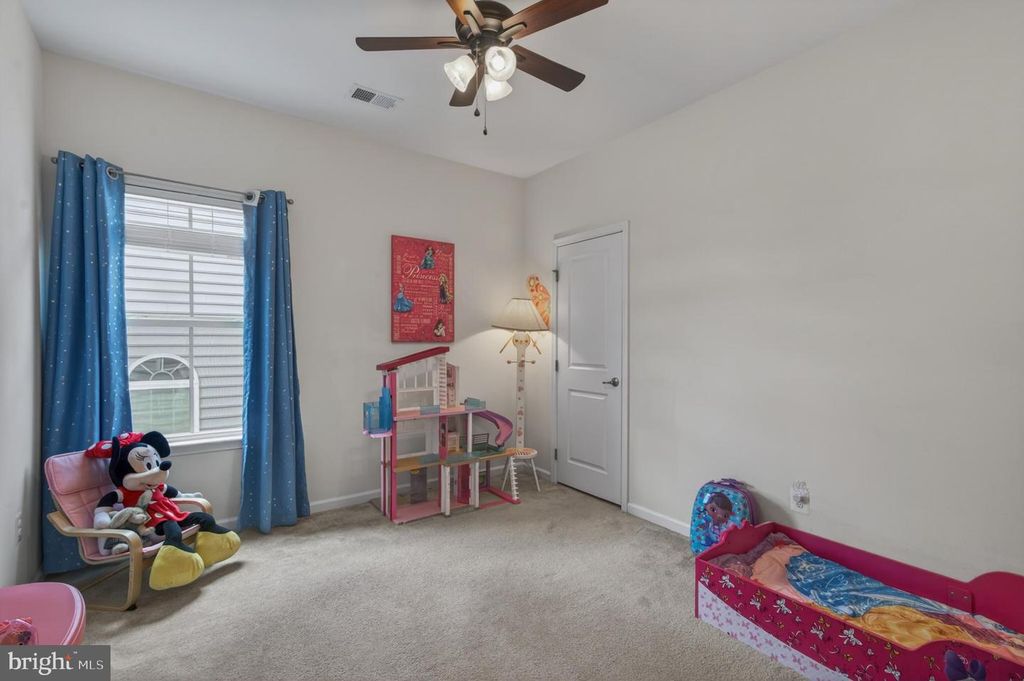 Image 41 of property listing at 1423 VILLAGE GREEN WAY, Brunswick, MD 21716