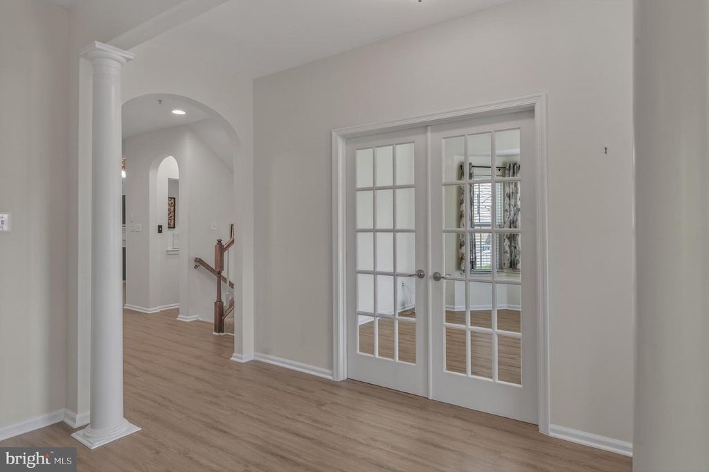 Image 9 of property listing at 1423 VILLAGE GREEN WAY, Brunswick, MD 21716