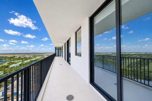 5252 NW 85th Avenue PH2004, Doral, FL 33178