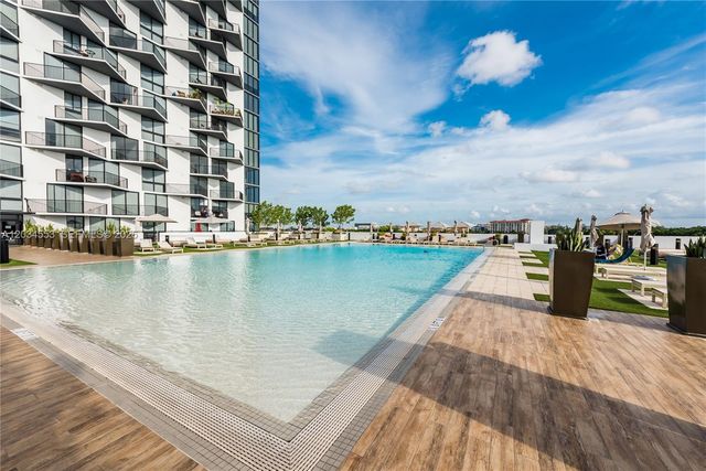 5252 NW 85th Avenue PH2004, Doral, FL 33178