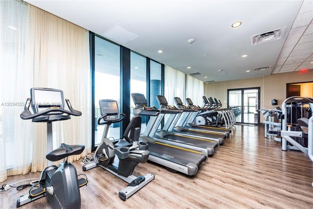 5252 NW 85th Avenue PH2004, Doral, FL 33178