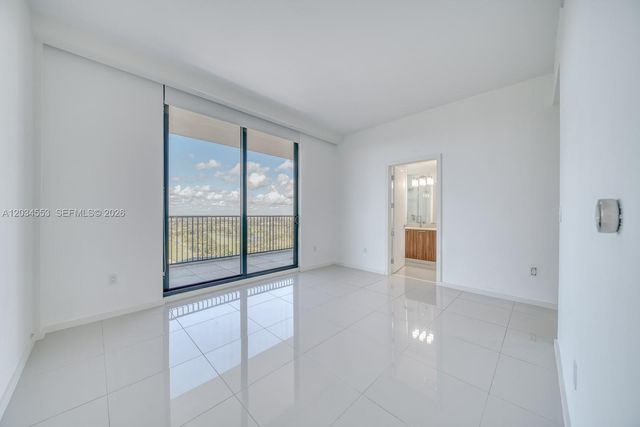 5252 NW 85th Avenue PH2004, Doral, FL 33178