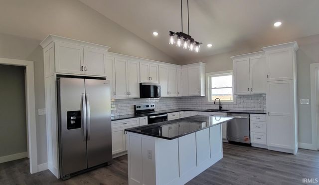 387 Country Court, Loogootee, IN 47553