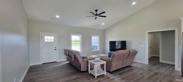 387 Country Court, Loogootee, IN 47553