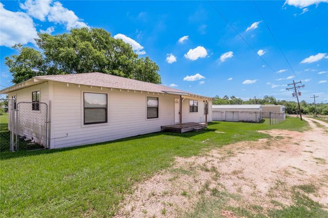 2303 State Highway 19 C, Huntsville, TX 77320