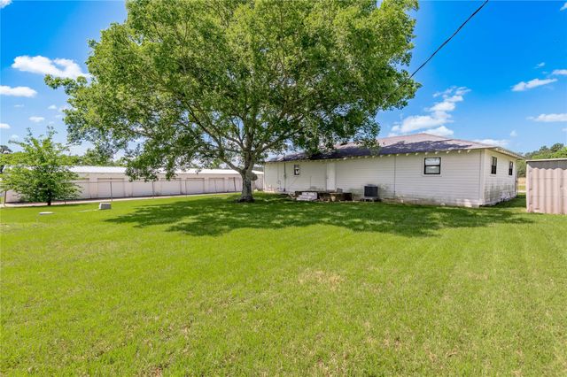 2303 State Highway 19 C, Huntsville, TX 77320