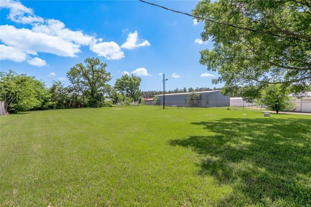 2303 State Highway 19 C, Huntsville, TX 77320