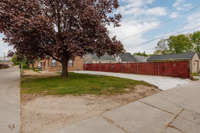 4234 N 29th STREET, Milwaukee, WI 53216