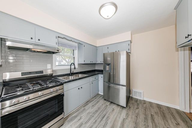 4234 N 29th STREET, Milwaukee, WI 53216