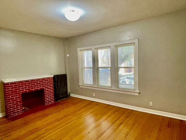 5213 S Ingleside Avenue 1F, Chicago, IL 60615