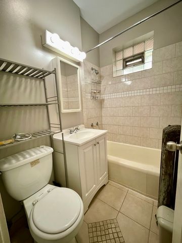 5213 S Ingleside Avenue 1F, Chicago, IL 60615