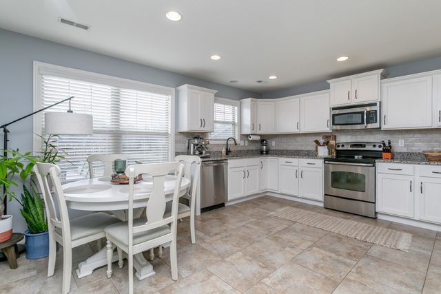 2402 NOTTOWAY DR, Columbia, MO 65203