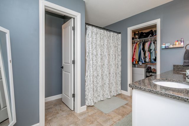 2402 NOTTOWAY DR, Columbia, MO 65203