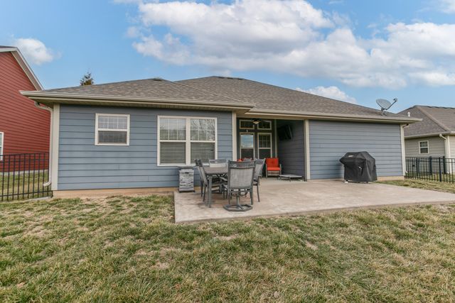 2402 NOTTOWAY DR, Columbia, MO 65203