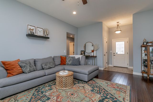 2402 NOTTOWAY DR, Columbia, MO 65203