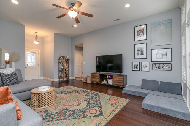 2402 NOTTOWAY DR, Columbia, MO 65203