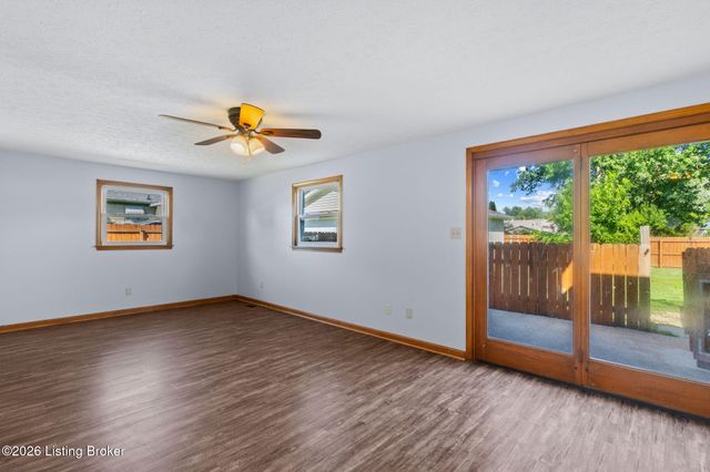 11011 Oliverda Dr, Louisville, KY 40272