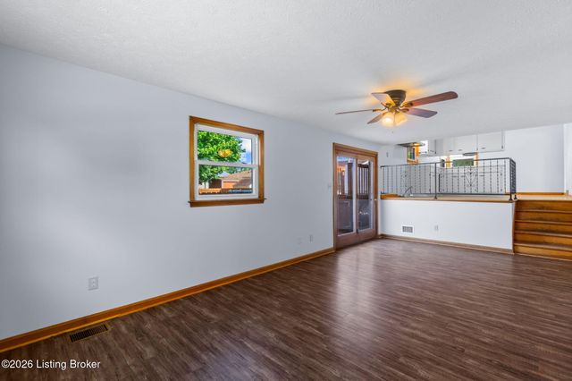 11011 Oliverda Dr, Louisville, KY 40272